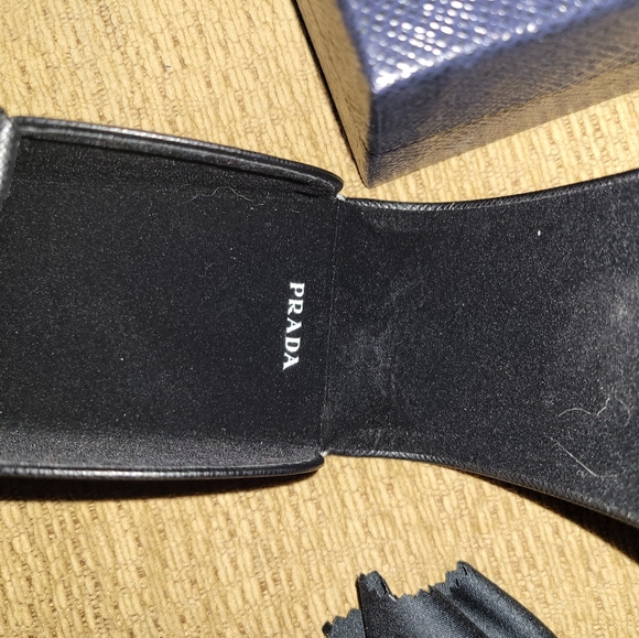 Prada Sunglasses NWOT - Picture 4 of 6